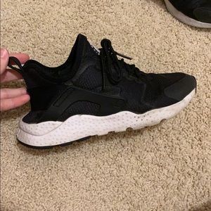 Black nike huaraches